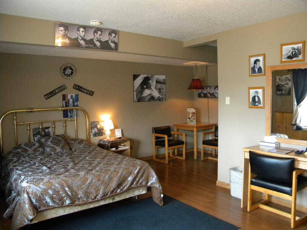 Blue And White Motel Kalispell Chambre photo