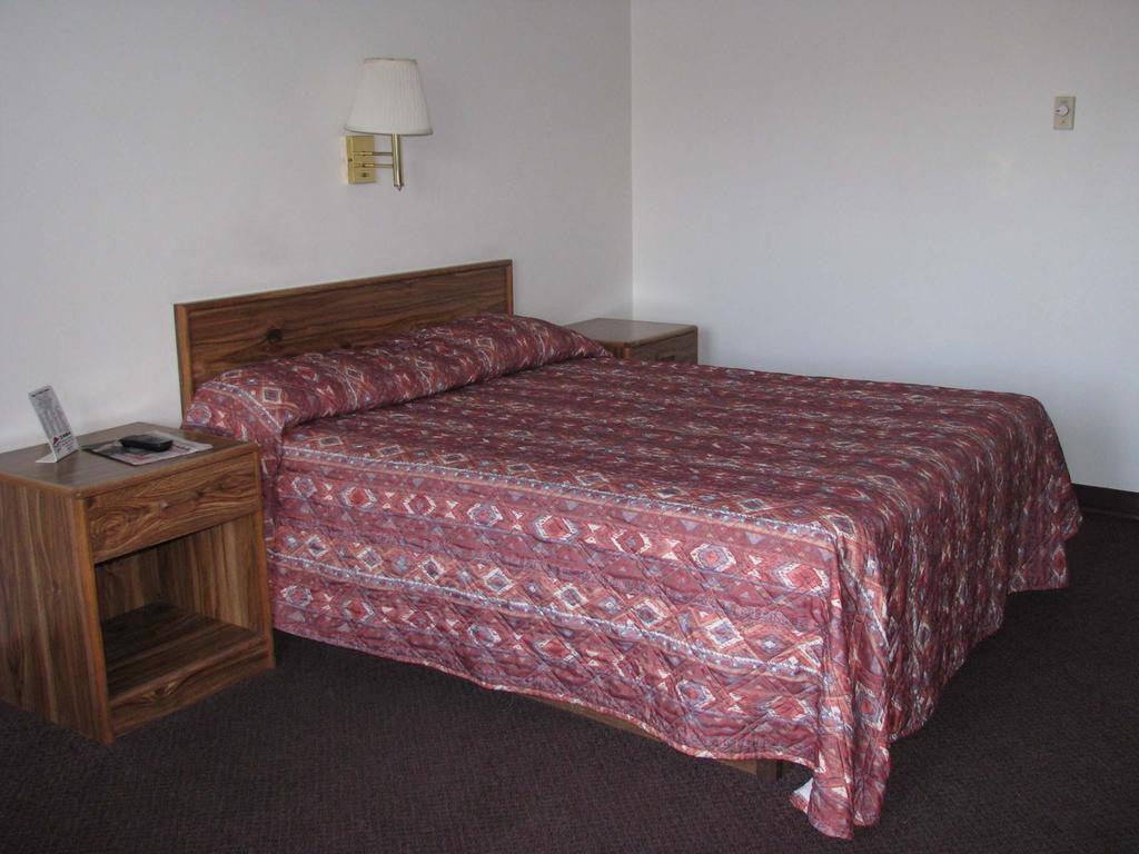 Blue And White Motel Kalispell Extérieur photo