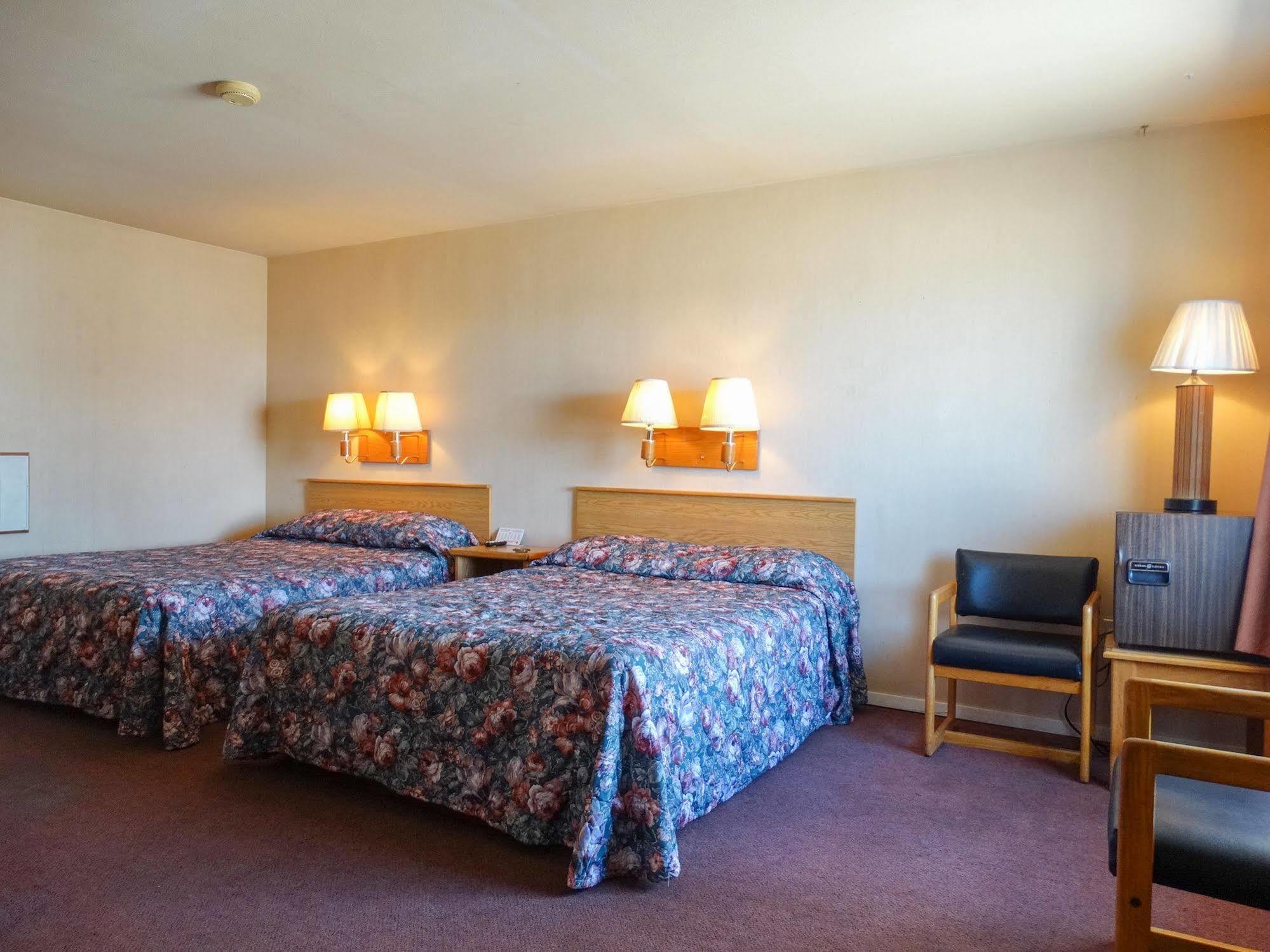 Blue And White Motel Kalispell Extérieur photo