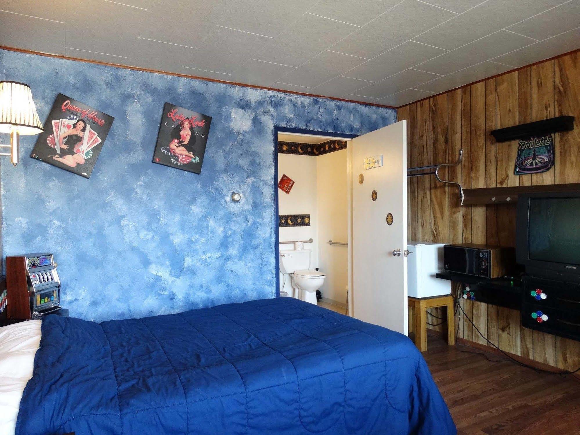 Blue And White Motel Kalispell Extérieur photo