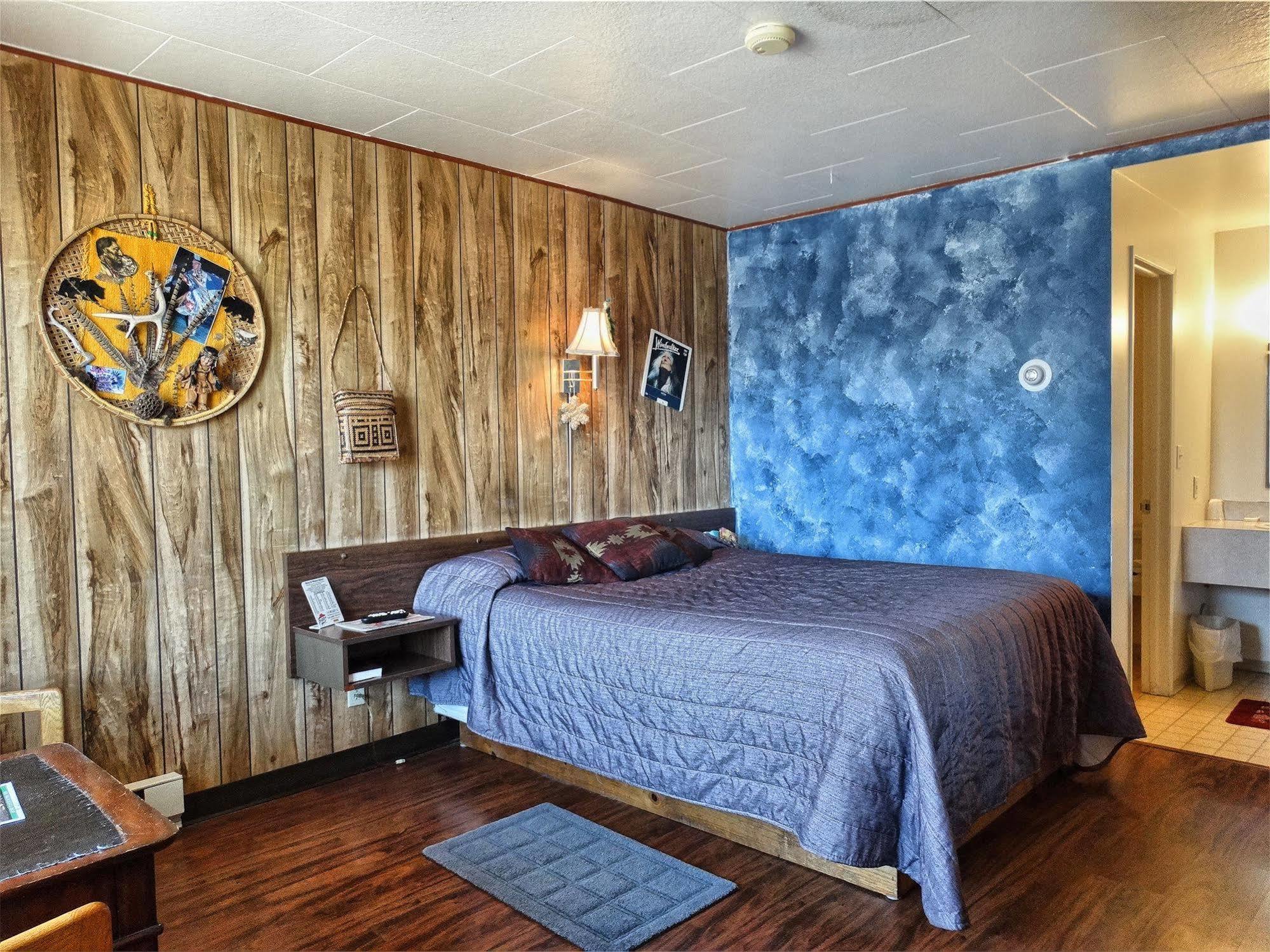 Blue And White Motel Kalispell Extérieur photo