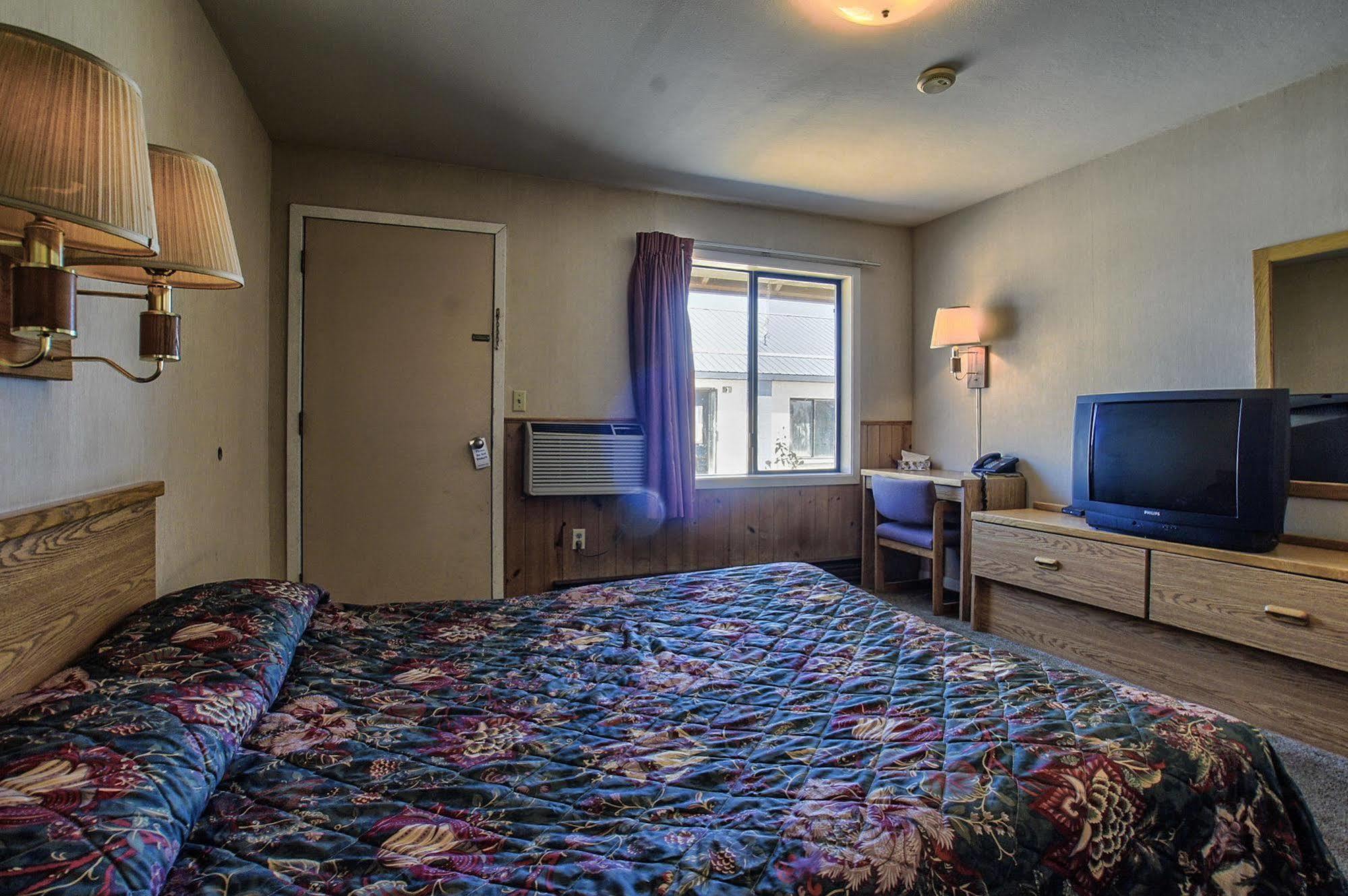 Blue And White Motel Kalispell Extérieur photo