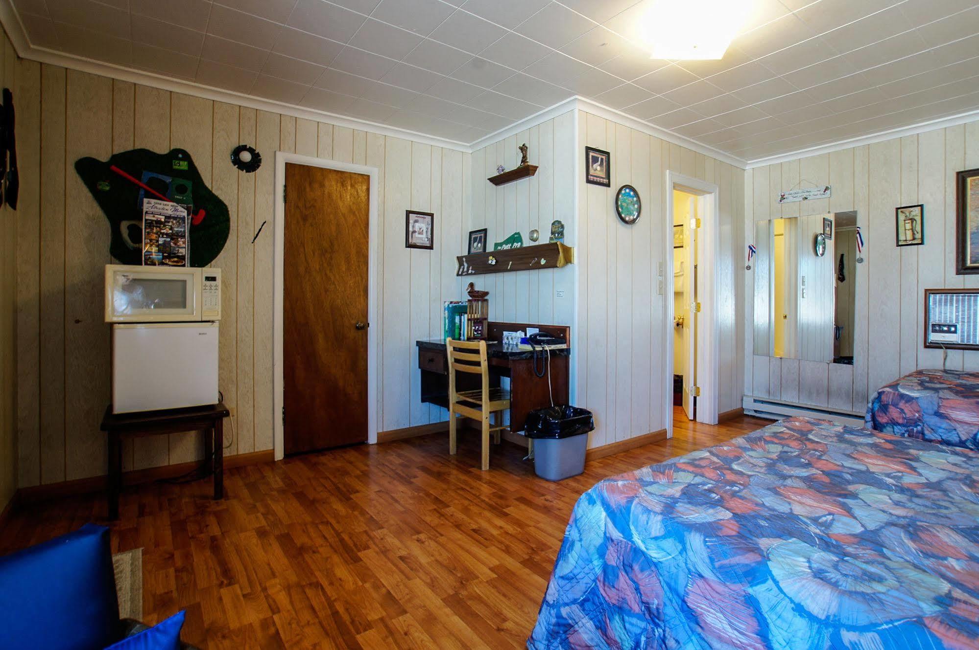 Blue And White Motel Kalispell Extérieur photo
